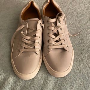 New Dolce Vita tennis shoes. Size 7